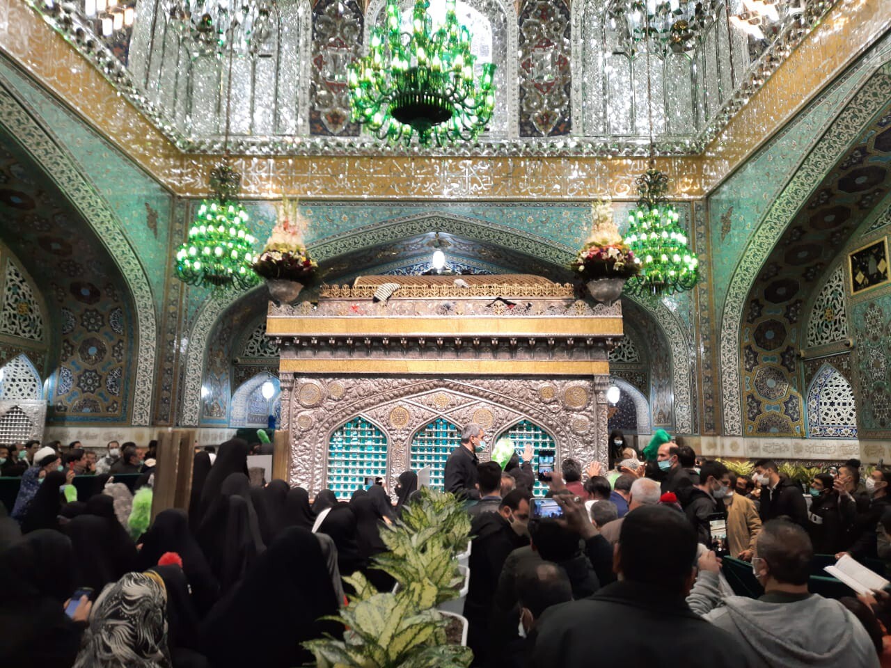 حرم مطهر رضوی در شب وفات حضرت معصومه(ع) + تصاویر