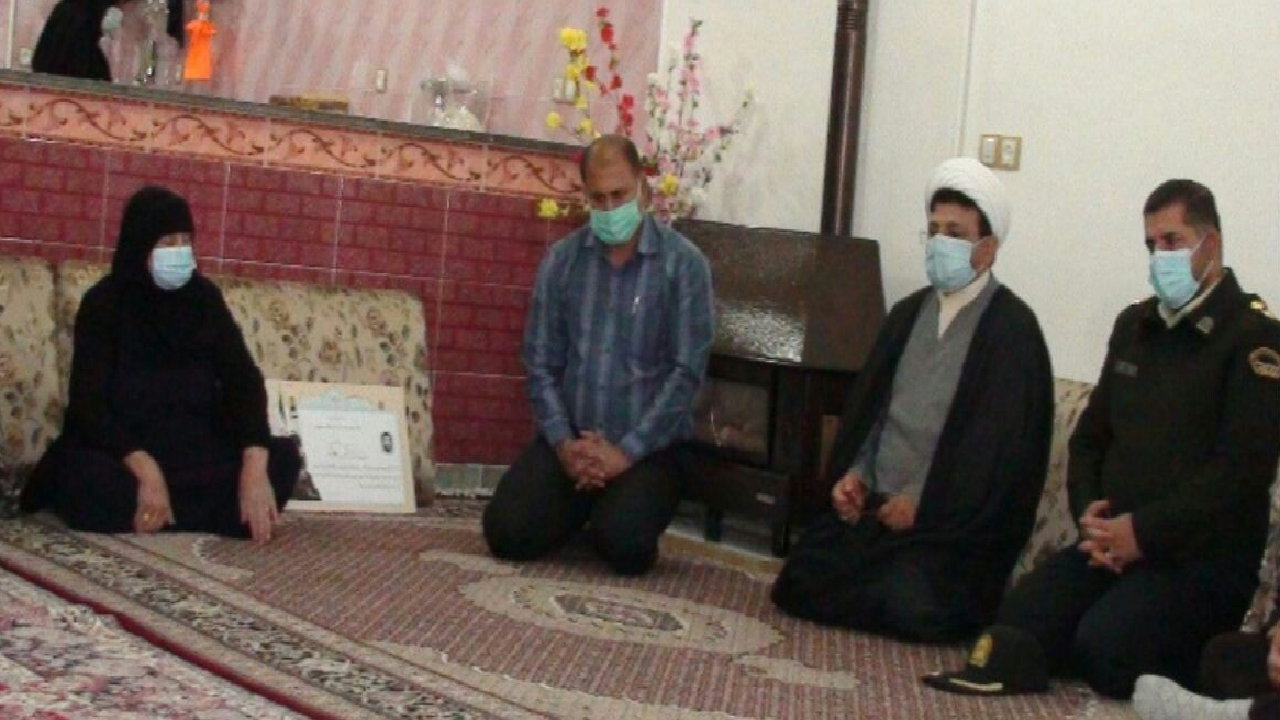 تقویت روحیه ایثار مهم‌ترین ثمره دیدار با خانواده شهدا