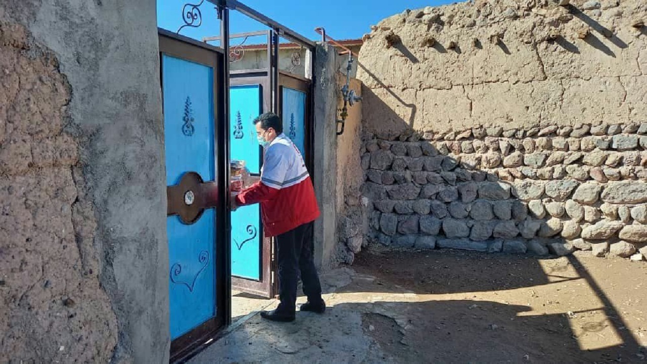 توزیع ۵۷۰ بسته معیشتی و کمک مومنانه بین نیازمندان در اردبیل