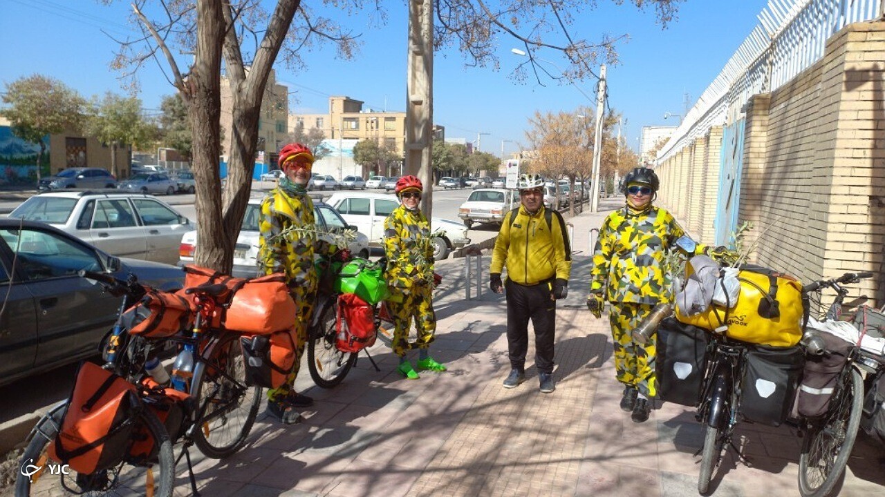 دوچرخه سوار جهانگرد اردبیلی به کرمان رسید