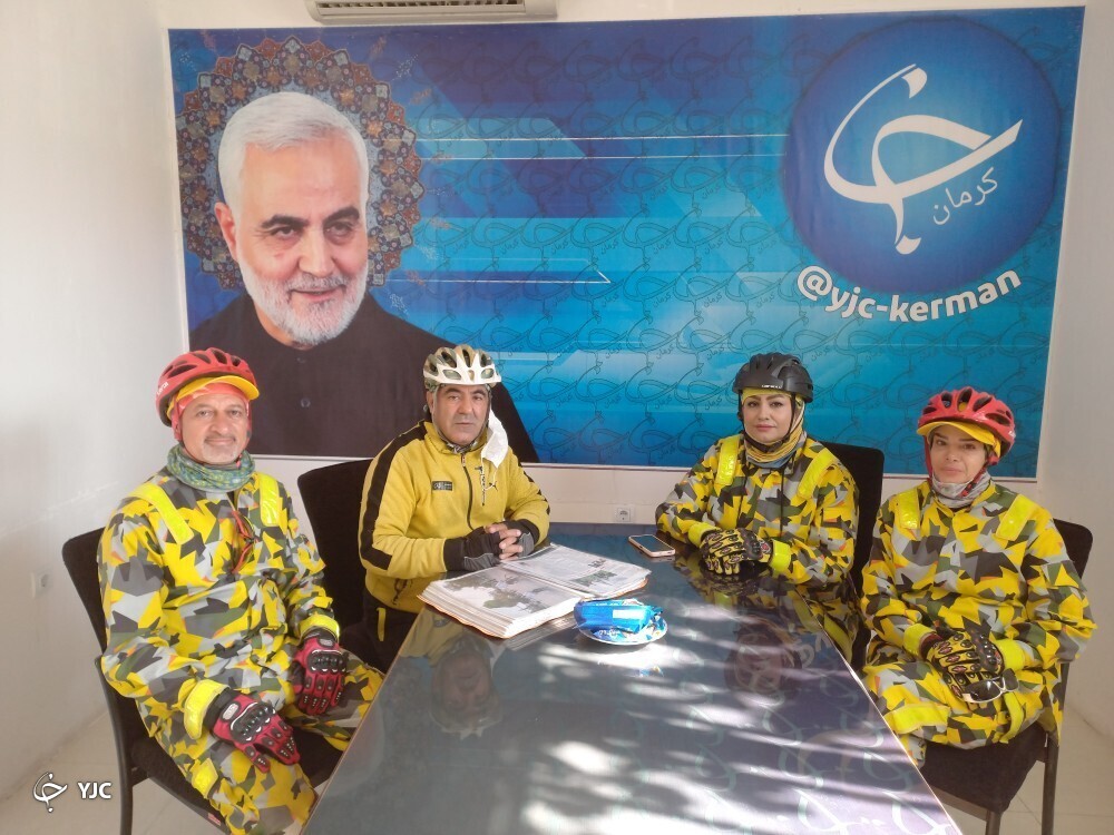 حضور دوچرخه سوار جهانگرد اردبیلی در باشگاه خبرنگاران کرمان