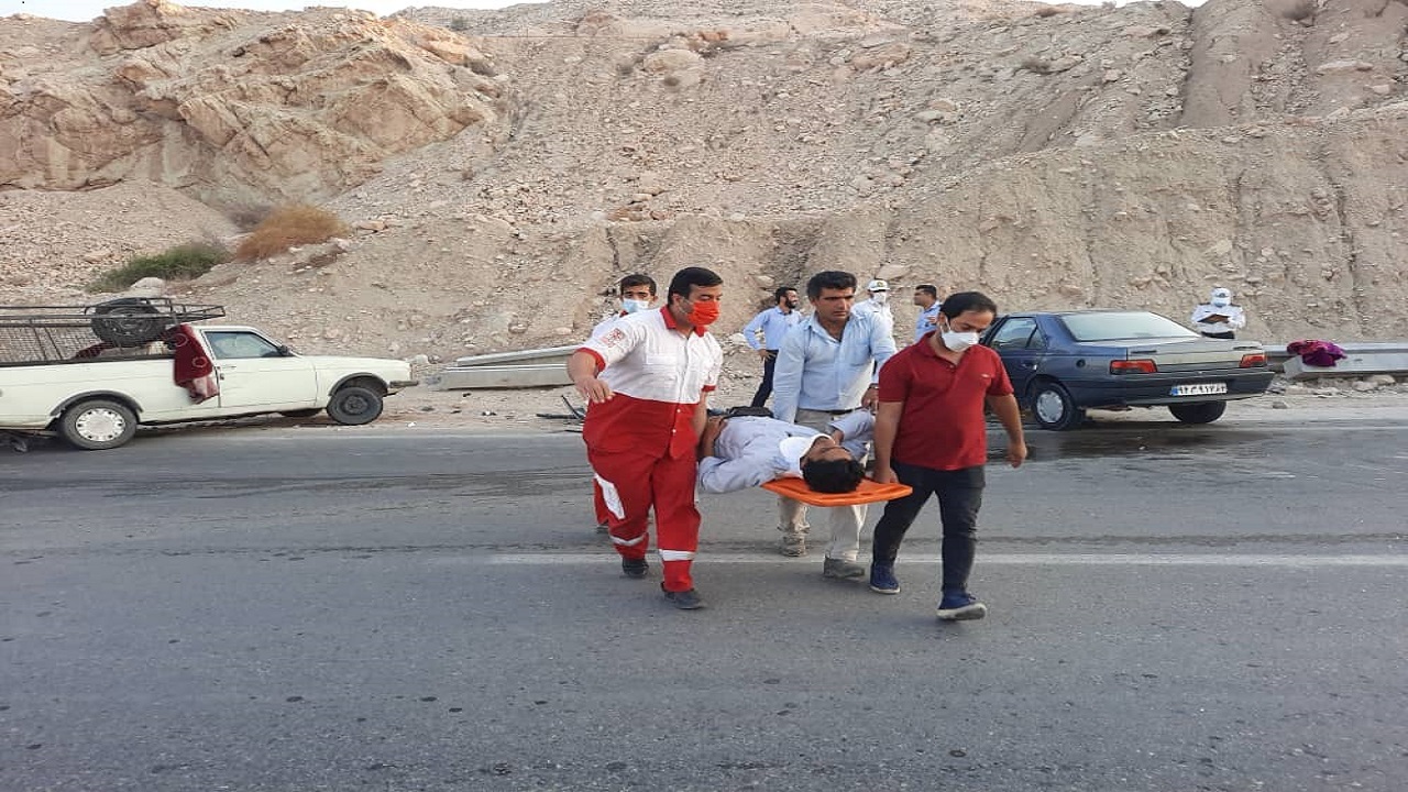 برخورد دو خودرو در کنگان ۳ نفر را زخمی کرد