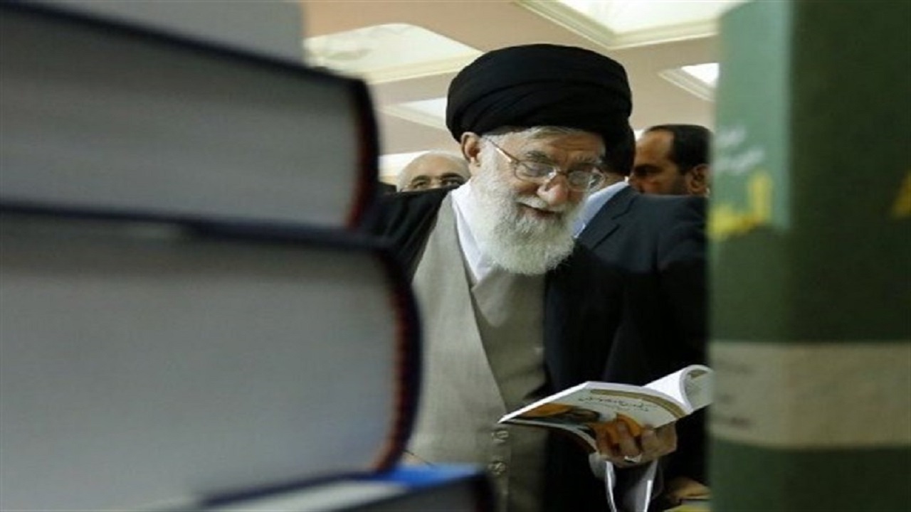 خاطره‌ای از کتاب‌هایی که رهبر انقلاب در اتوبوس خواندند