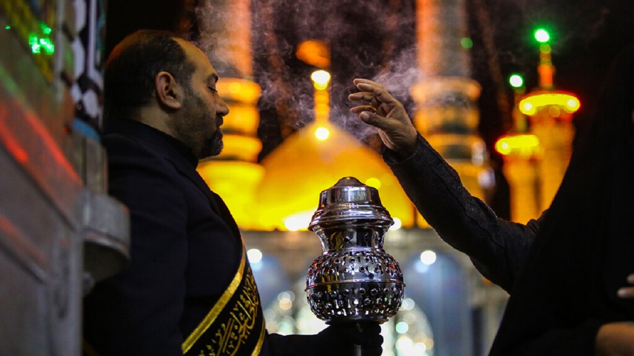حال و هوای بارانی عزاداری شام رحلت حضرت معصومه(س) +تصاویر
