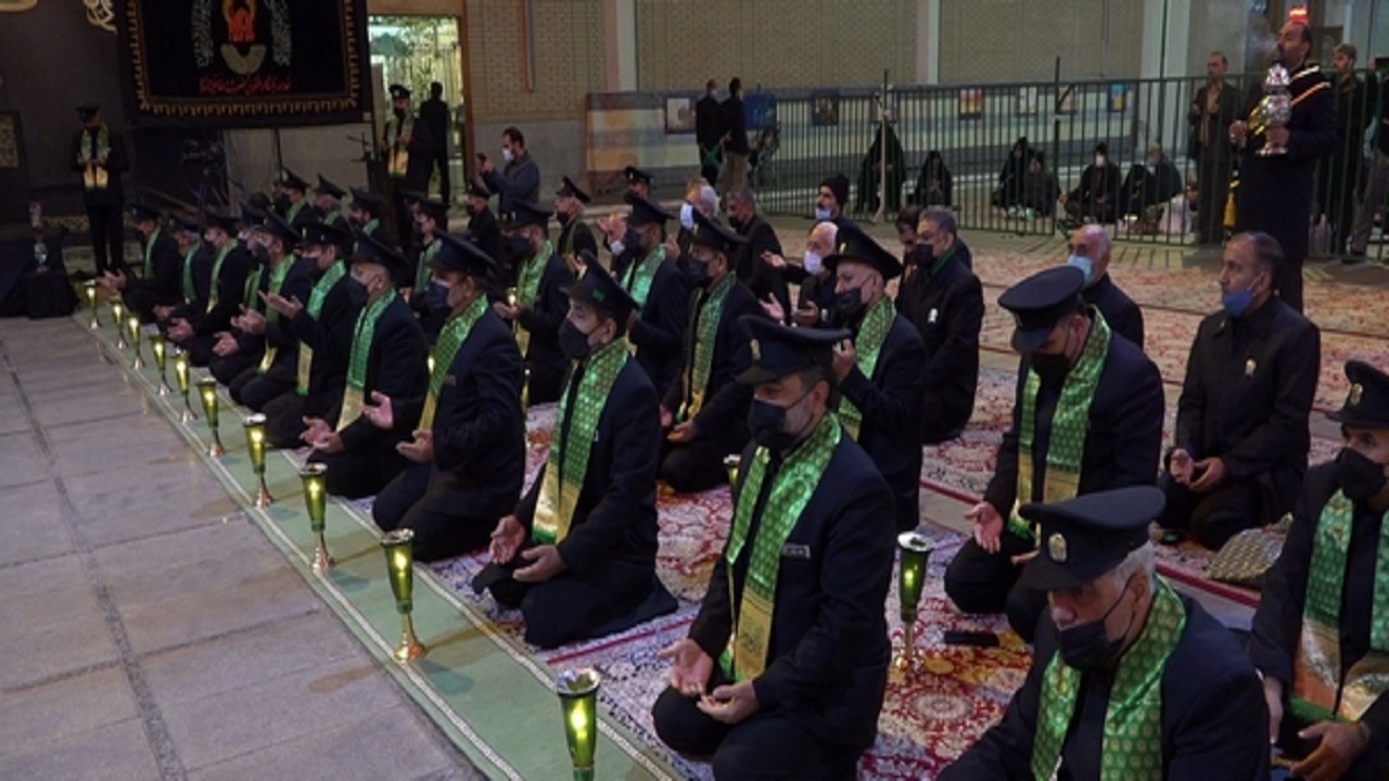 آیین شمع گردانی خادمان حضرت معصومه (س)برگزار شد +تصاویر