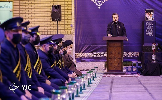 آیین شمع گردانی خادمان حضرت معصومه (س)برگزار شد