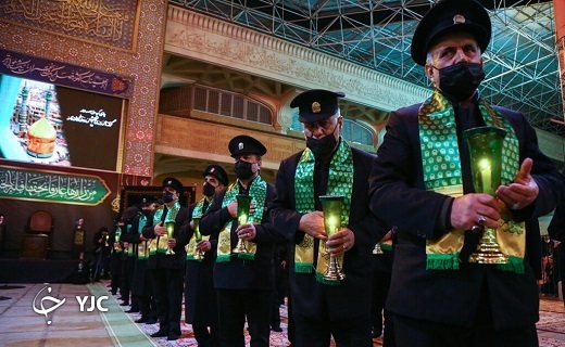آیین شمع گردانی خادمان حضرت معصومه (س)برگزار شد +تصاویر