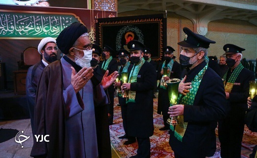 آیین شمع گردانی خادمان حضرت معصومه (س)برگزار شد +تصاویر