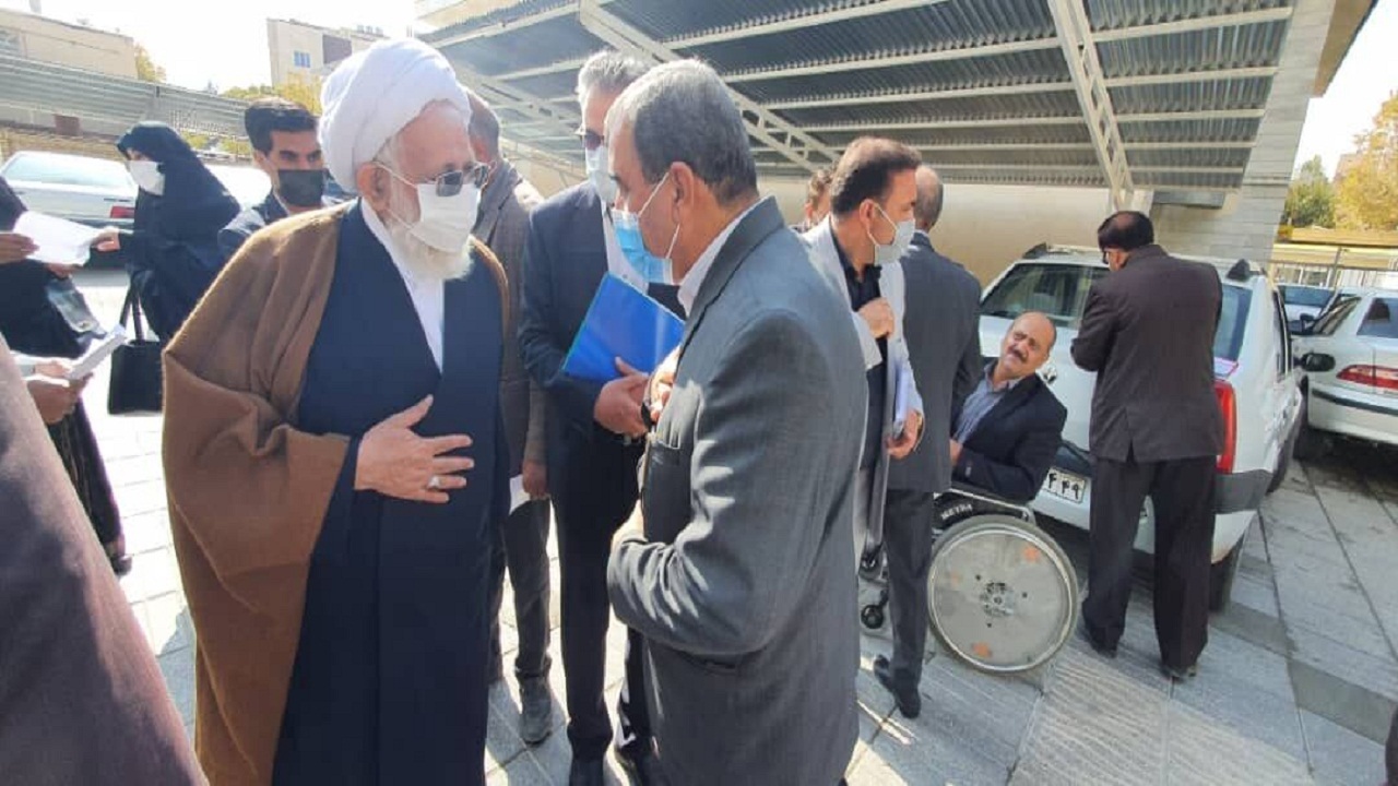 پیگیری مطالبات فرزندان شهدا و ایثارگر اولویت مدیران باشد