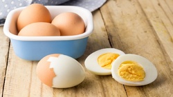 باشگاه خبرنگاران -ترفند جلوگیری از شکسته شدن پوسته تخم مرغ هنگام جوشاندن آن