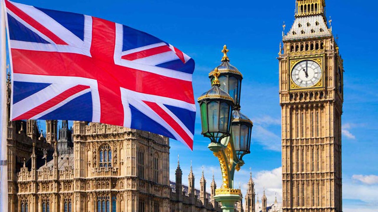 اعتراف بازیکن کریکت انگلیسی به تحمل نژاد پرستی در این کشور + فیلم