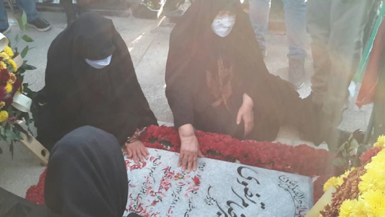 مادر مشهدی پس از ۳۳ سال دوری به فرزند شهیدش رسید
