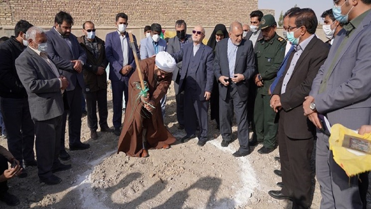 کلنگ‌زنی یک باب مدرسه در روستای دلارامی شهرستان نیمروز