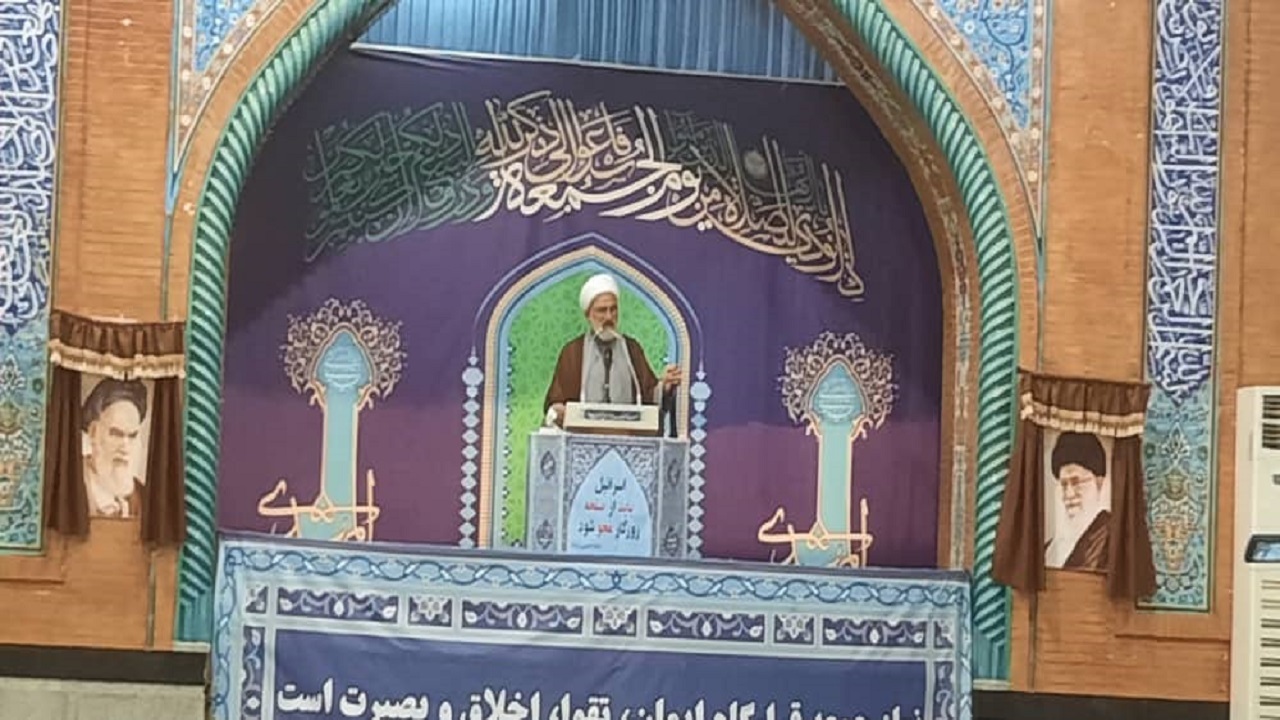 کمبود خودرو حمل زباله در شأن آبادان نیست