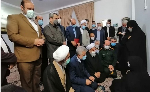 دیدار استاندار گیلان با خانواده شهید مهدی سلطانی 