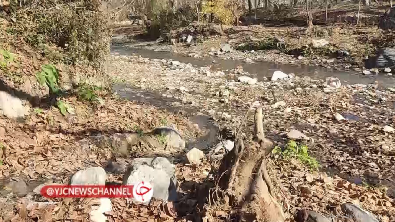 رهاسازی فاضلاب شهری و پسماند کشتارگاه شهرداری کلیبر به داخل رودخانه کلیبر چایی+ فیلم