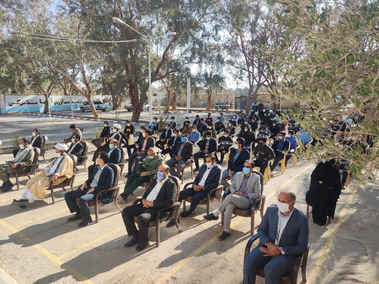  آیین نواختن زنگ هفته بسیج در دبیرستان باقرالعلوم فهرج