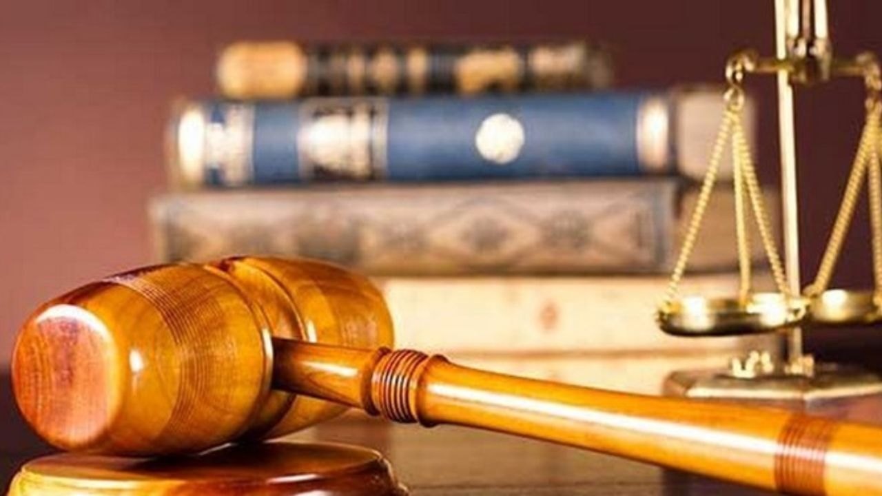 مشکل ۱۶ ساله خریداران مغازه از شهرداری نهاوند پیگیری می‌شود