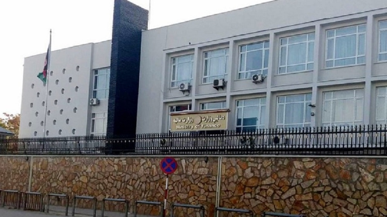 طالبان: معاش ۳ ماهه کارمندان دولتی یکجا پرداخت می شود