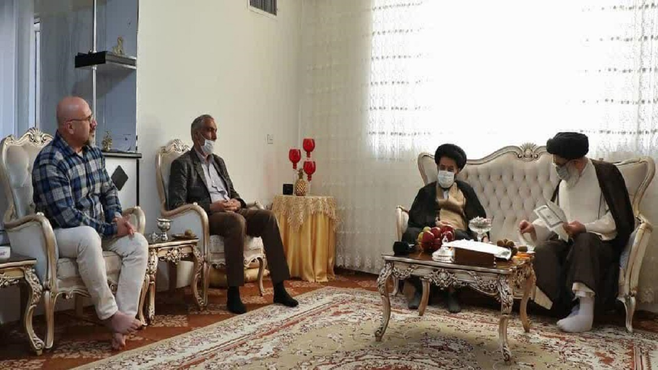دیدار نماینده ولی‌فقیه در البرز با ایثارگران اهل تسنن