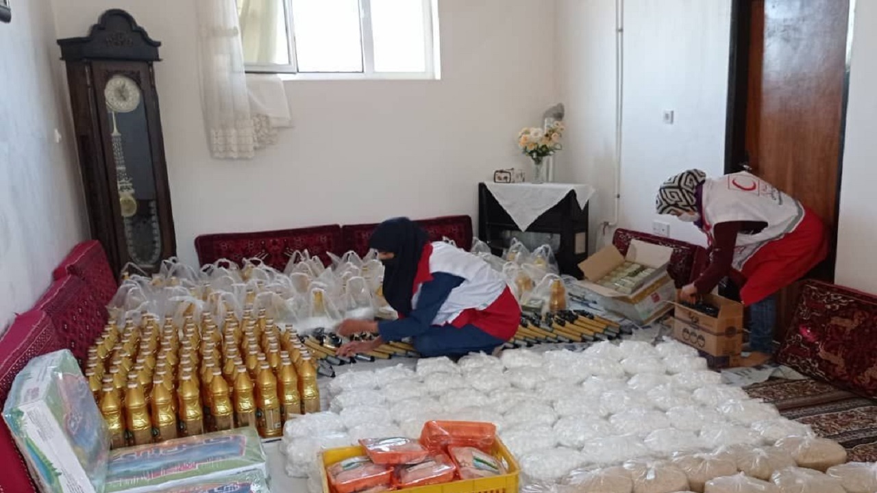 چتر هلال بر سر نیازمندان زیرکوهی