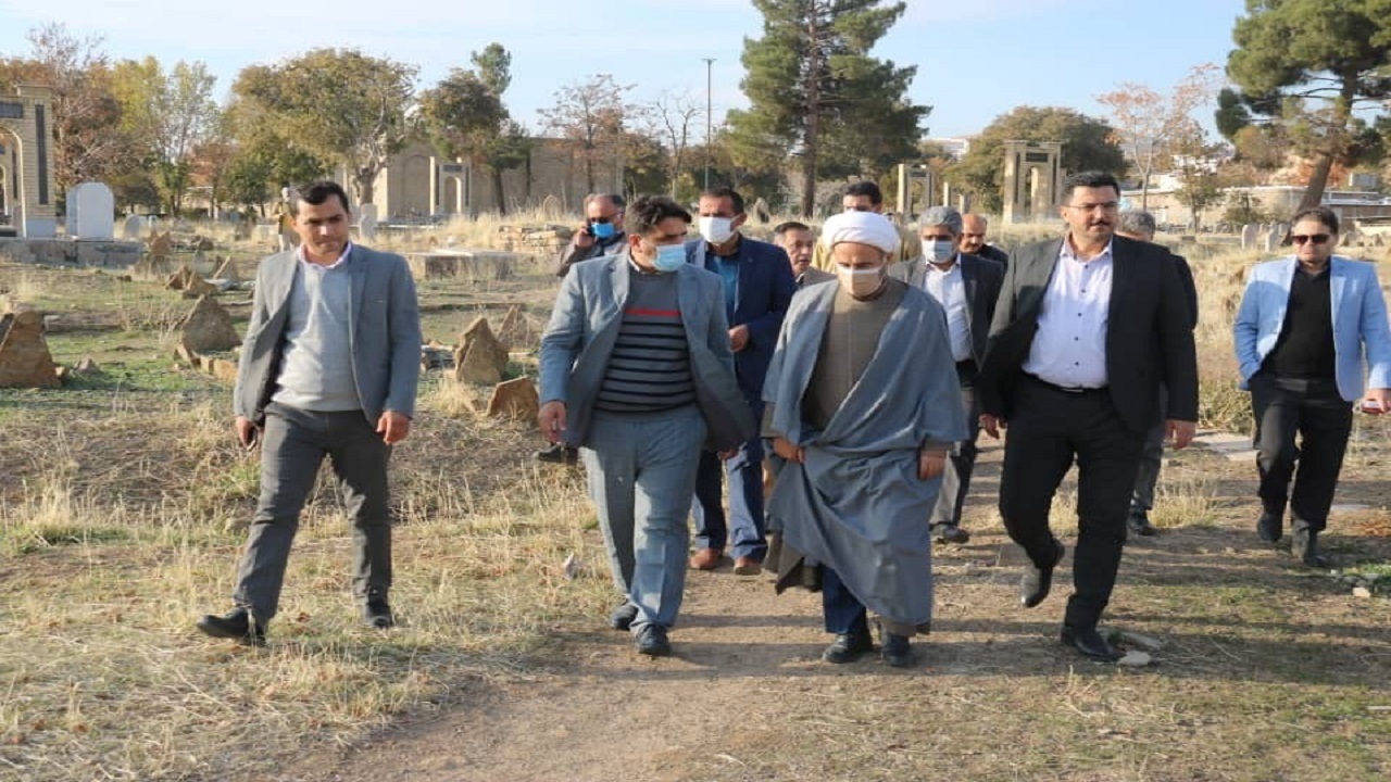 آرامستان‌های قدیمی در شهر سنندج ساماندهی می شوند