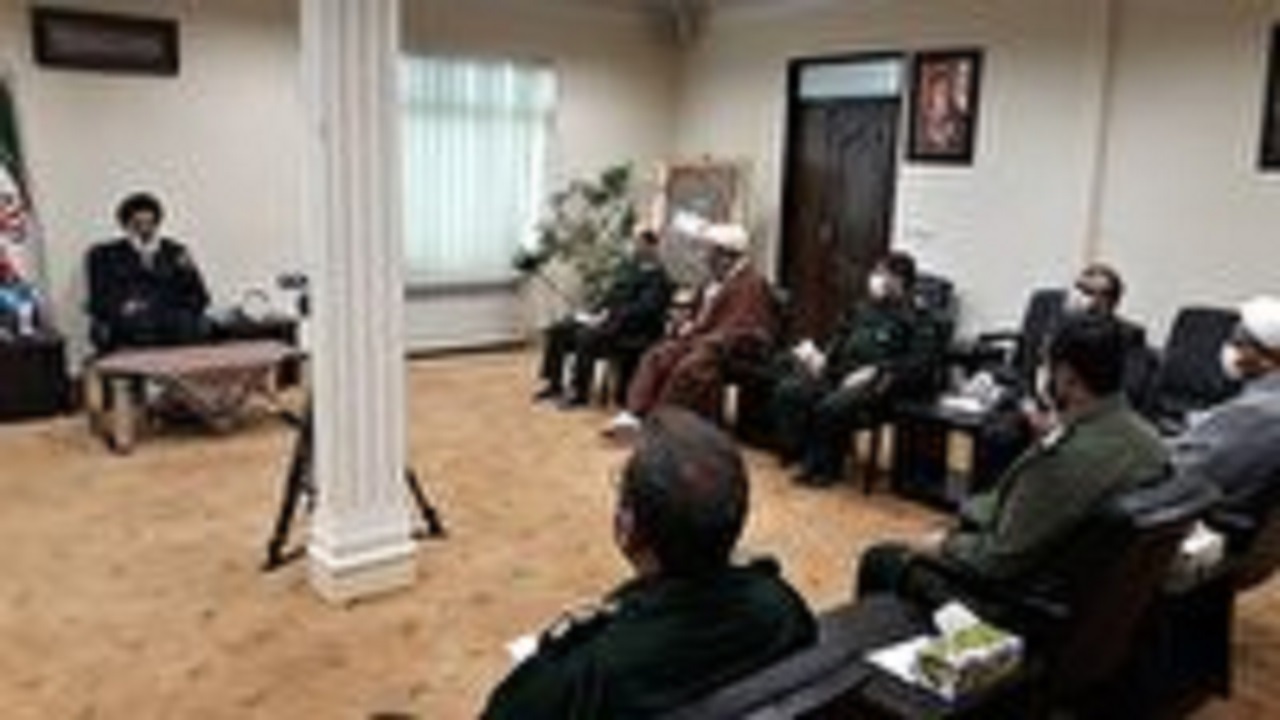بسیجی سیاسی است، اما سیاست زده نیست