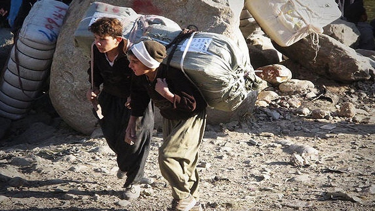 مرز گمشاد سیستان و بلوچستان به روی کولبران باز شد