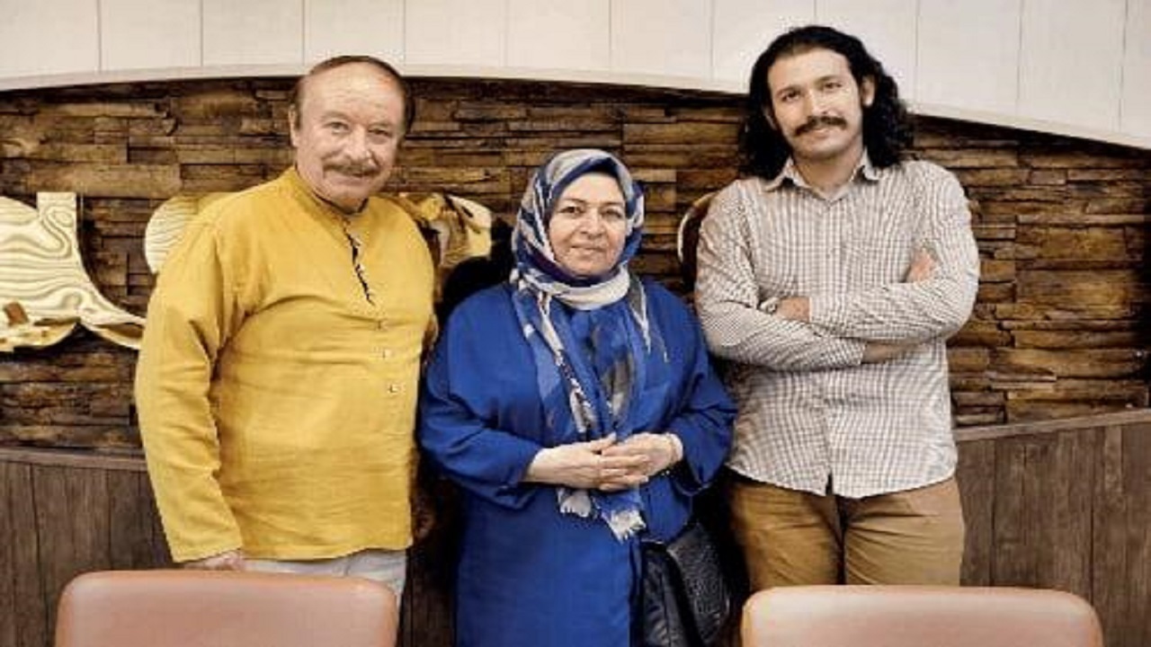 گفتگو با جواد انصافی و فرزندش امیرحسین انصافی و همسرش فروغ یزدان
