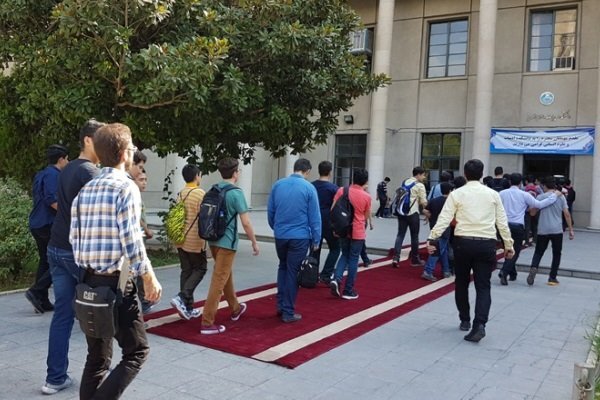 ابهام دانشجویان غیربومی در دو راهی آموزش&zwnj;های حضوری یا مجازی///