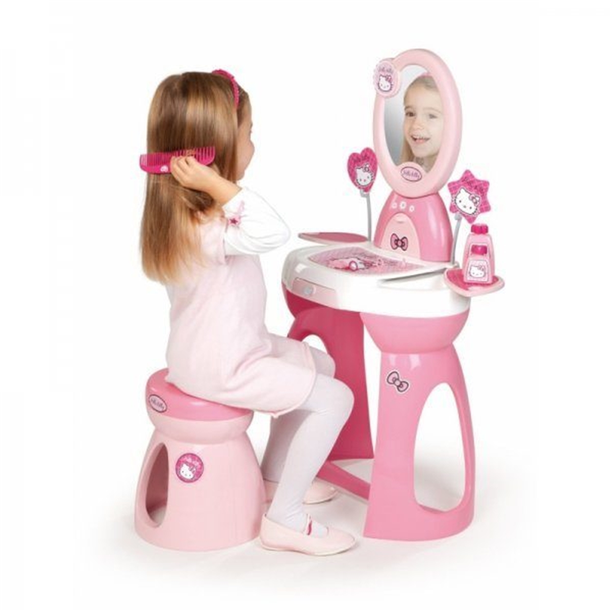علل و عوارض گرایش کودکان به وسایل آرایشی چیست؟ / آرایش در کودکی و بحران هویت در بزرگسالی