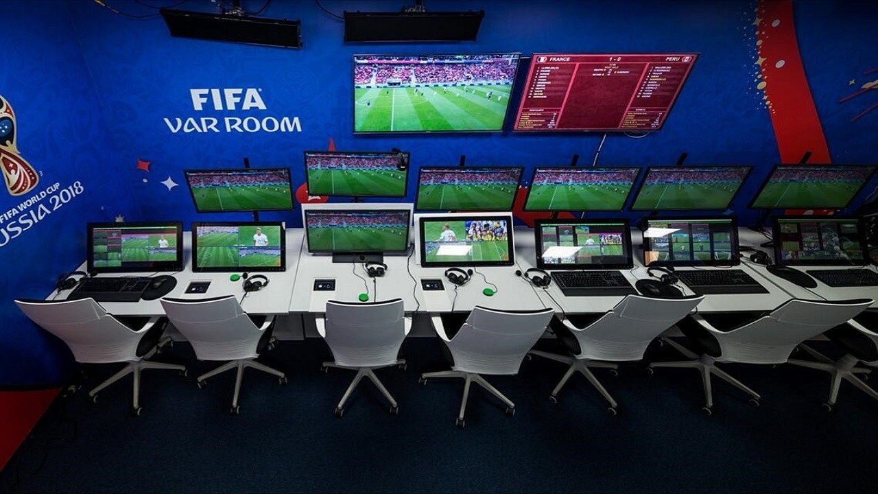 فدراسیون فوتبال و VAR / لقمه‌ای بزرگتر از دهان خوبان عالم