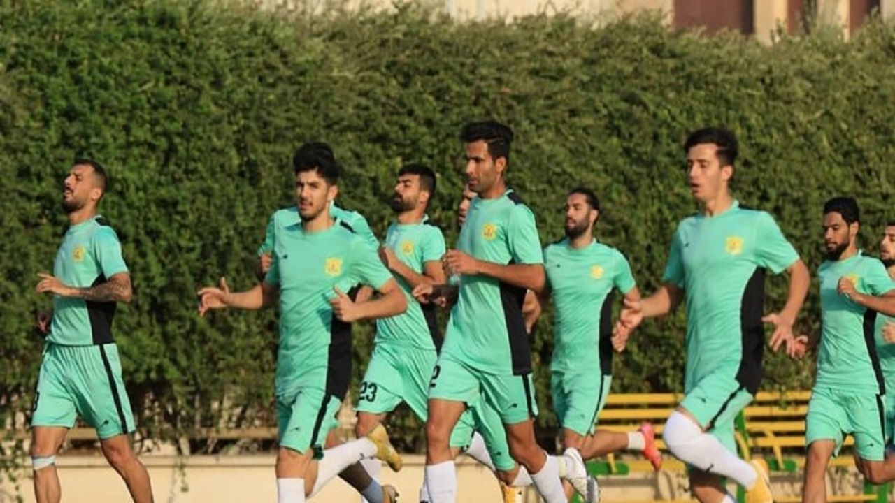 تمرینات صنعت نفت، همچنان بدون حضور منصوریان پیگیری می‌شوند