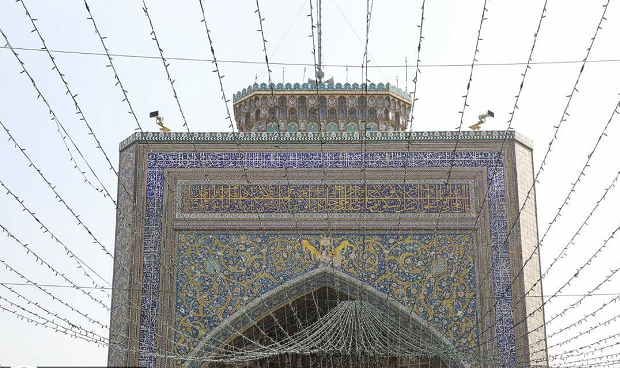 ماجرای نقش دو شیر در حال بلعیدن یک مرد در بالای ایوان نقارهخانه+عکس ماجرای نقش دو شیر در حال بلعیدن یک مرد در بالای ایوان نقارهخانه+عکس