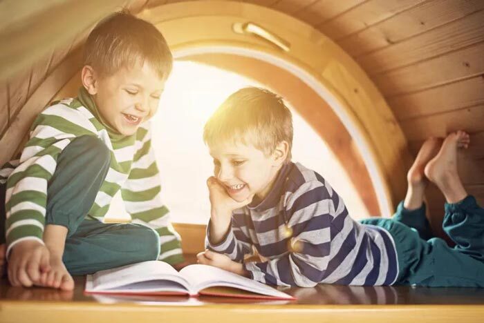 اثرات قصه گویی و کتابخوانی بر کودکان