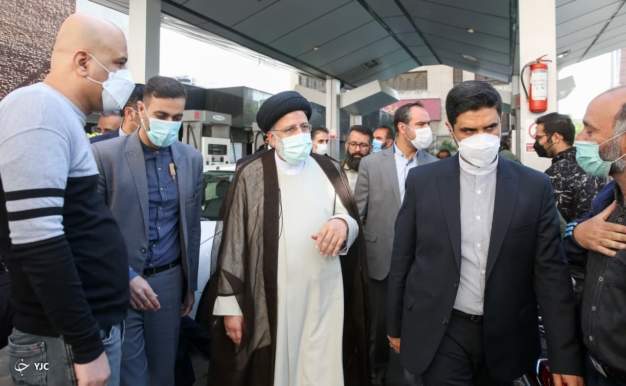 بازدید سرزده رئیس جمهور از جایگاه سوخت فردوسی تهران + فیلم