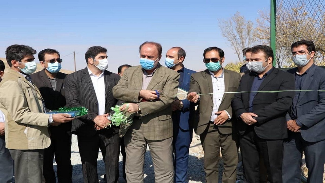 بهره برداری زمین چمن مصنوعی مینی فوتبال روستای ایوک شهرستان همدان