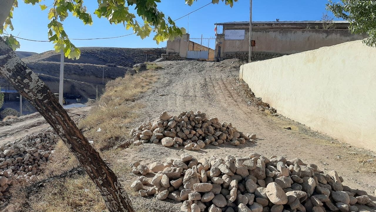 روستایی که آسفالت، مهمترین آرزوی مردم آن است + تصاویر