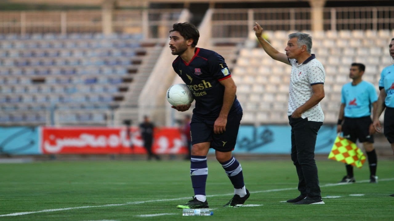 بیگی: تیم دست و پا بسته‌ای برابر پرسپولیس نبودیم