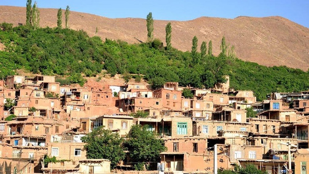 خرو ماسوله طلایی خراسان رضوی/ خشکسالی و گرانی کود و سم دغدغه باغداران خرو+فیلم