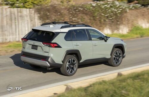 تویوتا RAV4 در مقابل تویوتا ونزا: یک کراس اوور جعبه ای و کاربردی، یا یک خودروی شیک و لوکس؟
