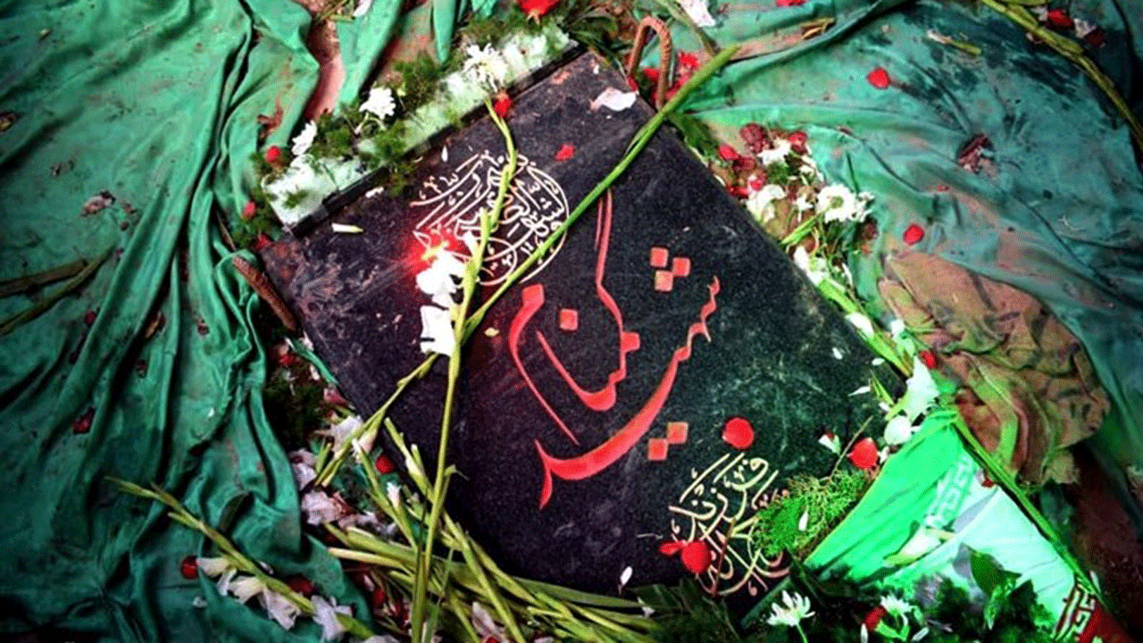 لحظه اعلام خبر شناسایی هویت شهید گمنام به مادرش در حرم امام رضا (ع) + فیلم