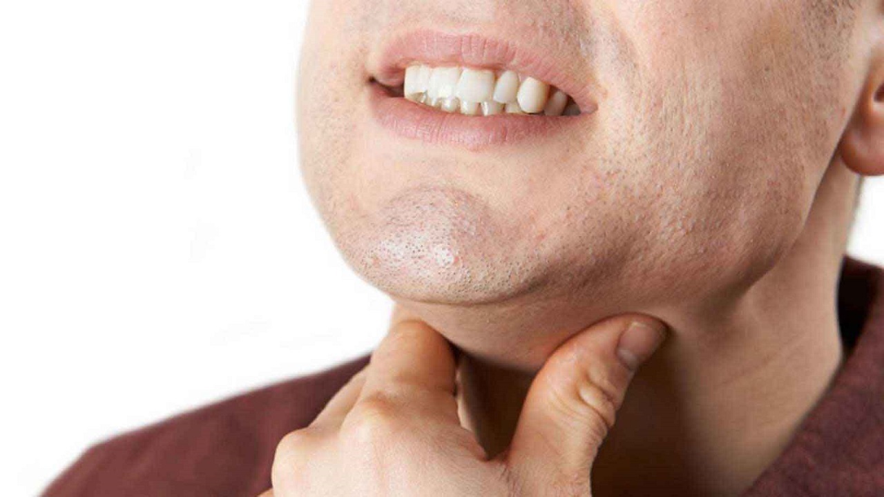 ۱۲ راهکار خانگی برای تسکین گلودرد ویروسی