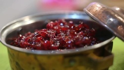 طرز تهیه نان قندی سمنانی برای صبحانه + فیلم