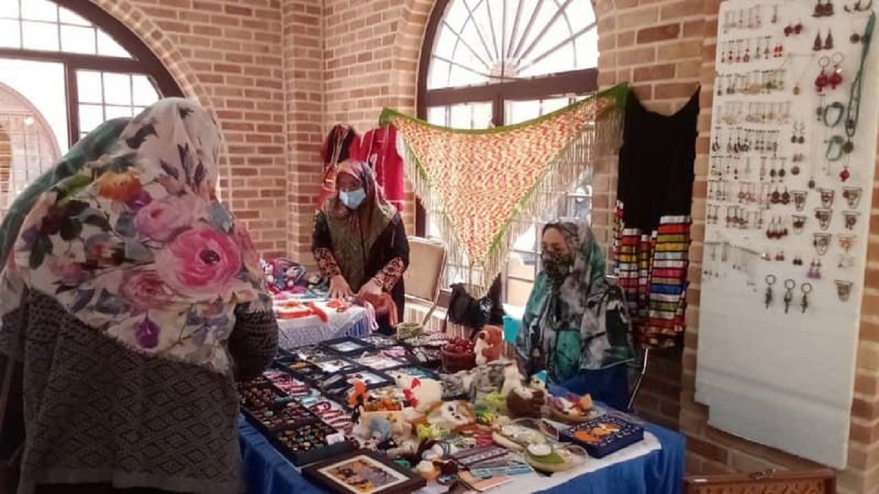 برپایی نمایشگاه توانمندی‌های صنایع‌دستی قزوین و البرز در کرج