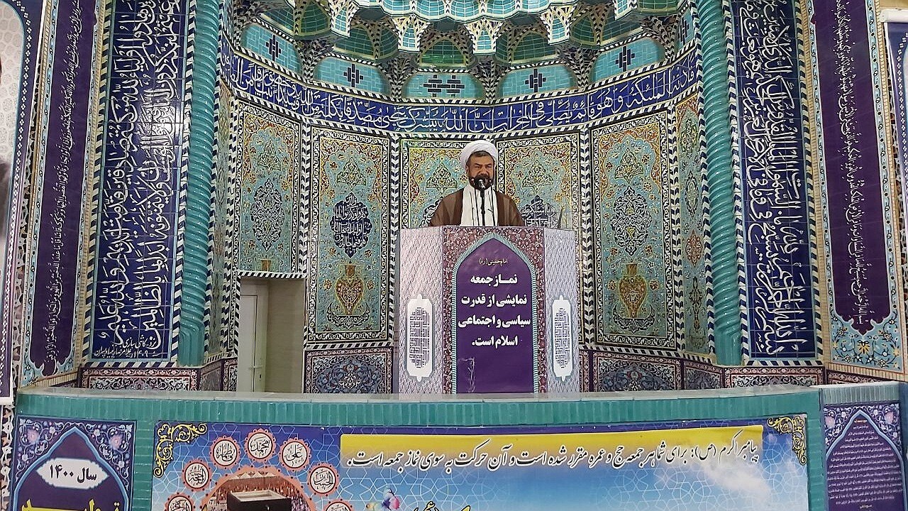 مبارزه با فساد باید با جدیت دنبال شود