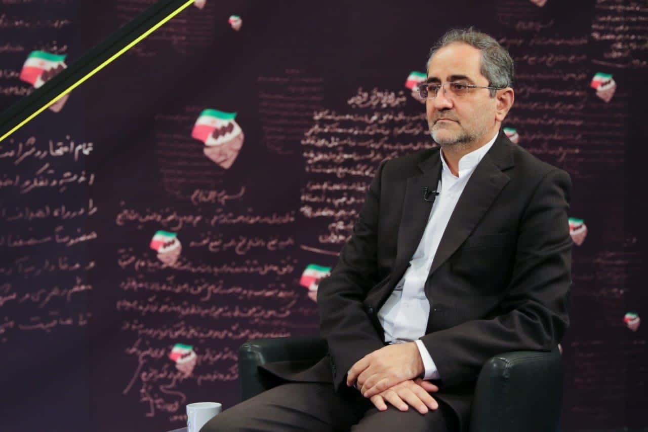 اقتصاد ایران ۷۰ سال است که رانتی است/سود‌های کلان پتروشیمی به جیب عده‌ای خاص می‌رود، نه مردم