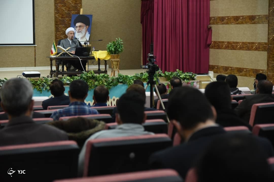 مطالبه‌گری رسانه‌ها همراه با اخلاق حرفه‌ای باشد