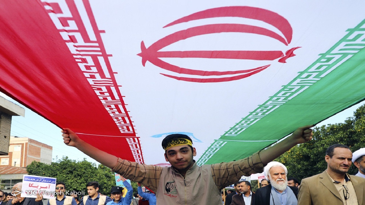 پیشرفت‌های انقلاب اسلامی در دستان دانش آموزان دهه هشتاد