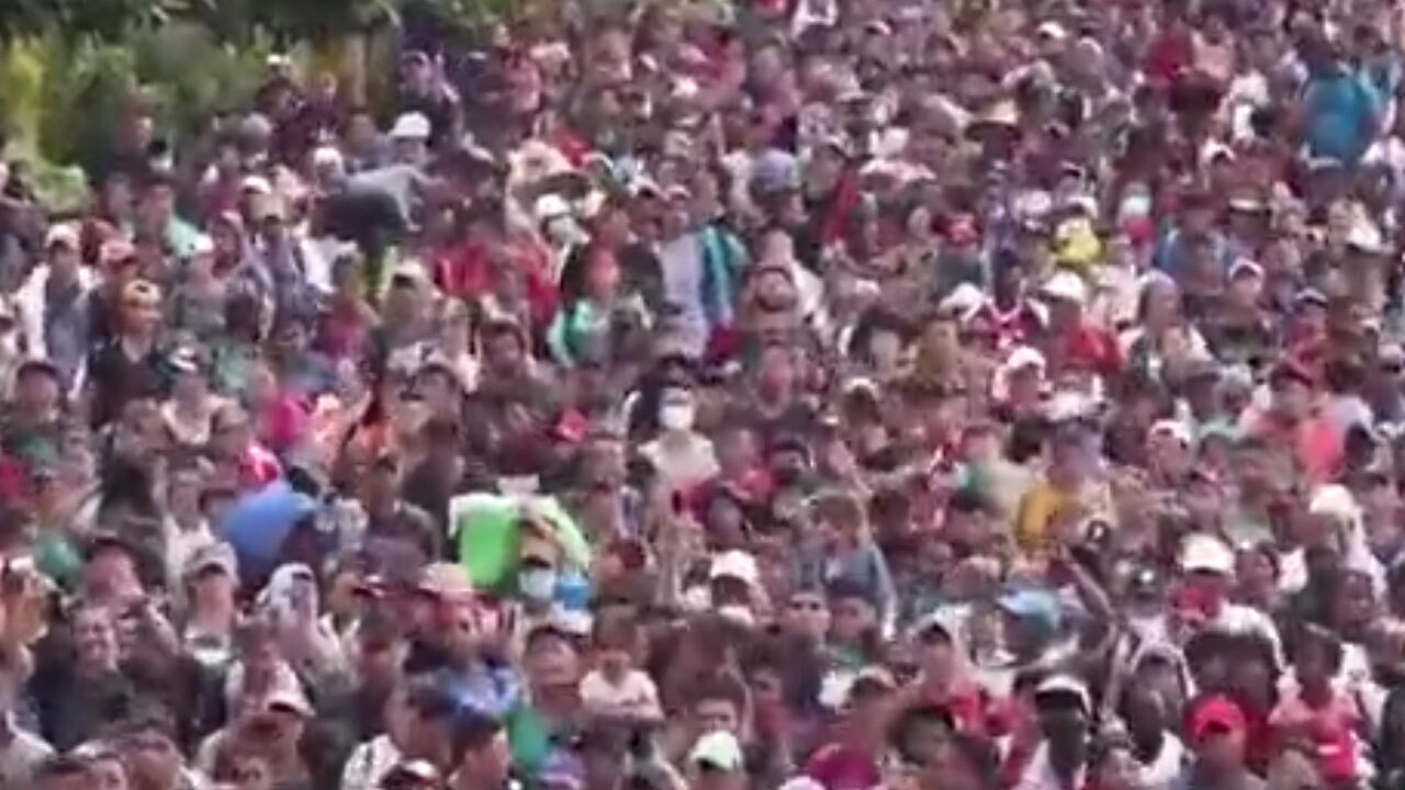 تصاویری از حرکت مهاجران مکزیکی به سمت مرزهای جنوبی آمریکا